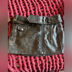 BLANK NYC gray/brown acid wash leather belted skirt